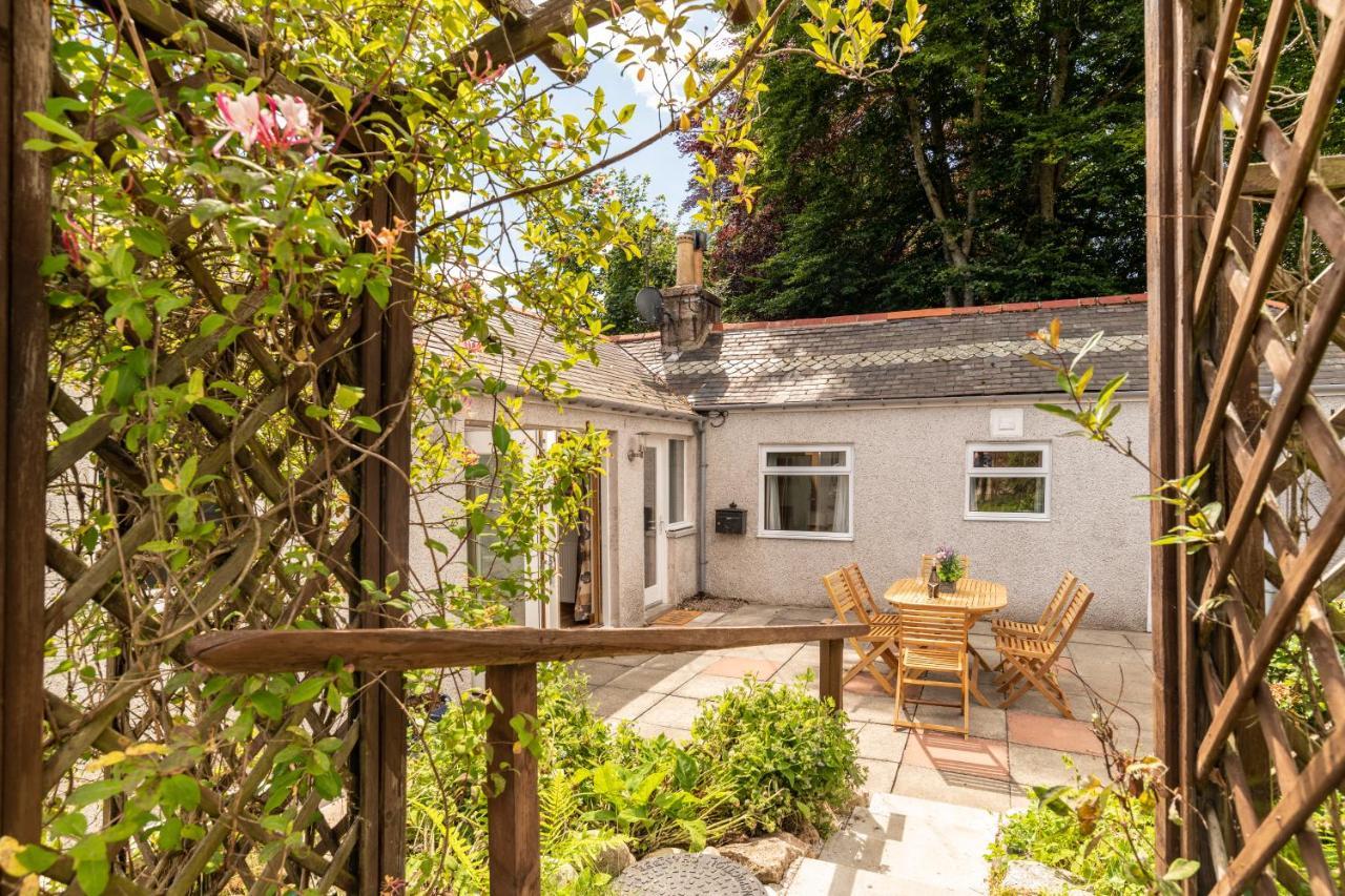 Dormie Cottage, Lovely Bright And Spacious Bungalow With Wood Fire Ballater Exterior photo